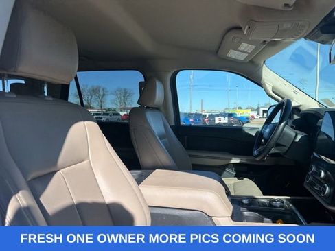 Used 2024 Ford Expedition Max XLT image 6