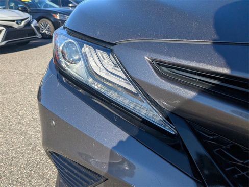 Used 2018 Toyota Camry XSE image 10