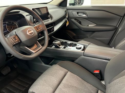 New 2026 Nissan Rogue SV w/ Cold Weather Package AWD/4WD image 15