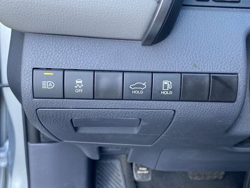 Used 2023 Toyota Camry SE image 12