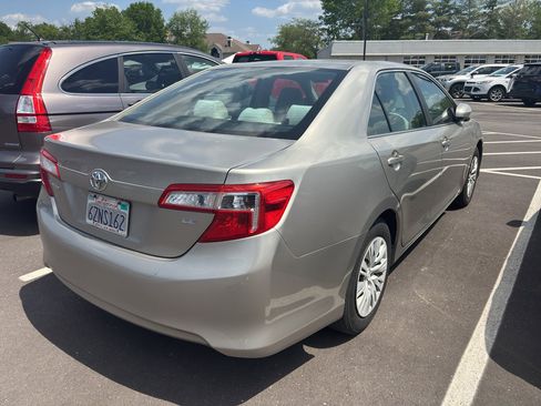Used 2013 Toyota Camry LE FWD image 5