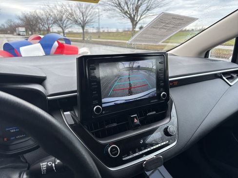 Used 2022 Toyota Corolla LE image 32