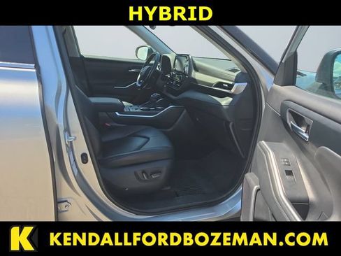 Used 2021 Toyota Highlander XLE AWD/4WD image 15