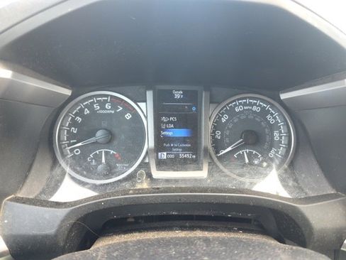 Used 2022 Toyota Tacoma Limited image 14