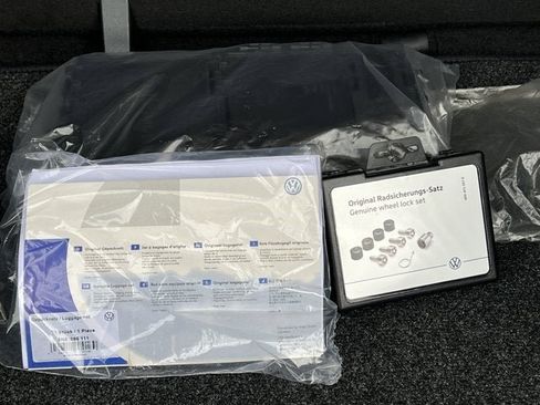 New 2025 Volkswagen Taos SE image 40