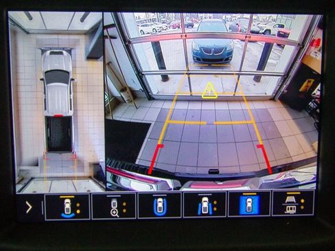 Used 2023 GMC Sierra 3500 AT4 w/ AT4 Premium Plus Package image 17