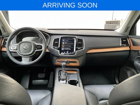 Used 2022 Volvo XC90 T6 Momentum w/ Advanced Package image 13