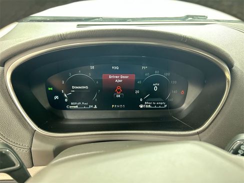 Used 2019 Lincoln Nautilus Reserve image 13