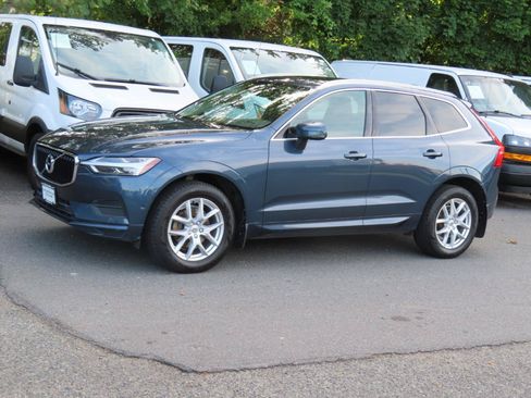 Used 2019 Volvo XC60 T5 Momentum w/ Premium Package AWD/4WD image 2