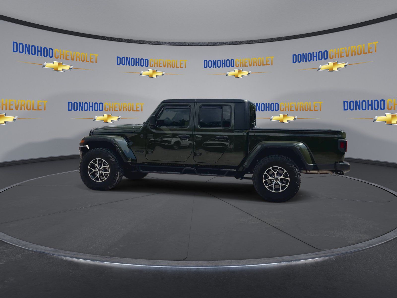 Used 2024 Jeep Gladiator Sport AWD/4WD image 10
