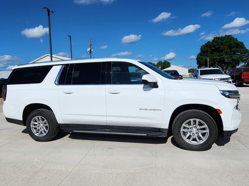 Used 2023 Chevrolet Suburban LS w/ Max Trailering Package AWD/4WD image 4