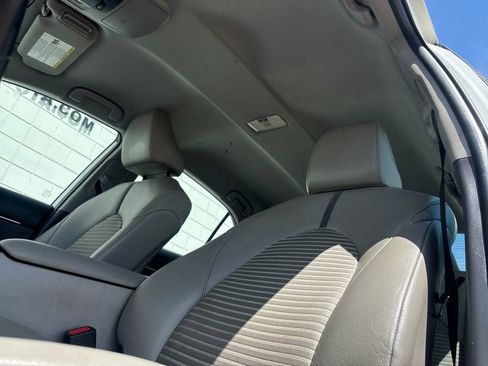 Used 2022 Toyota Camry SE FWD image 9