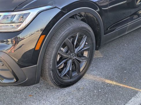 Used 2023 Volkswagen Tiguan SE image 6