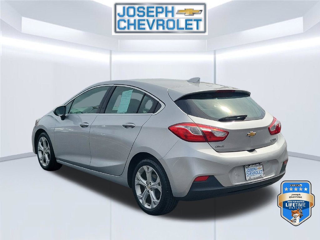 Used 2018 Chevrolet Cruze Premier FWD image 4