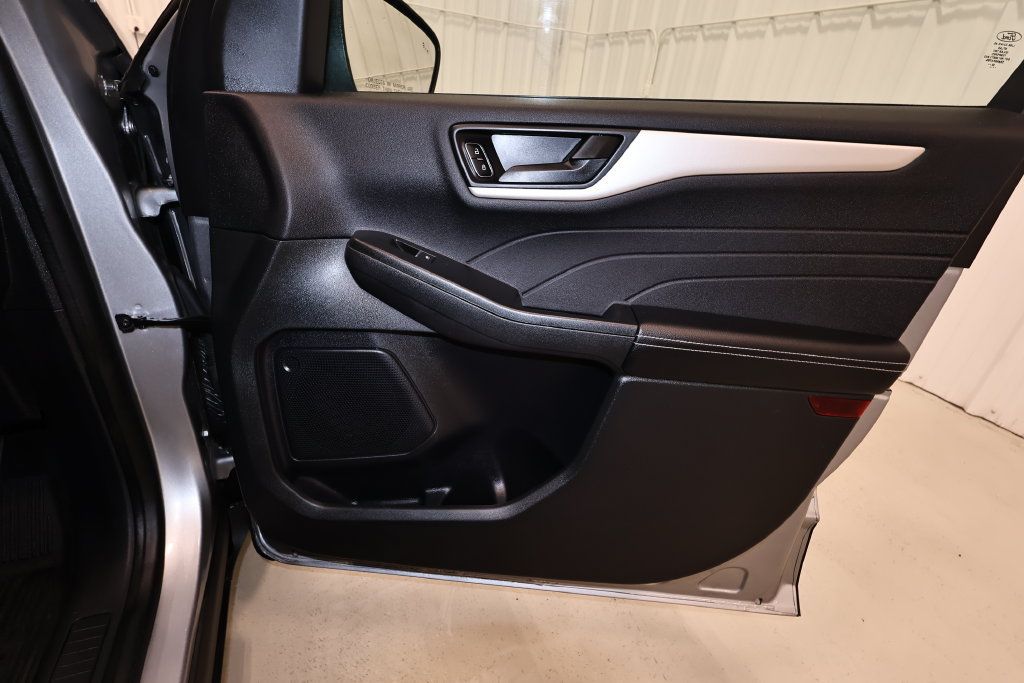 Certified 2022 Ford Escape SE w/ Convenience Package FWD image 18