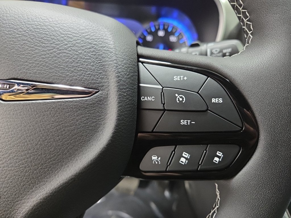 New 2026 Chrysler Pacifica Select w/ S Appearance Package FWD image 15
