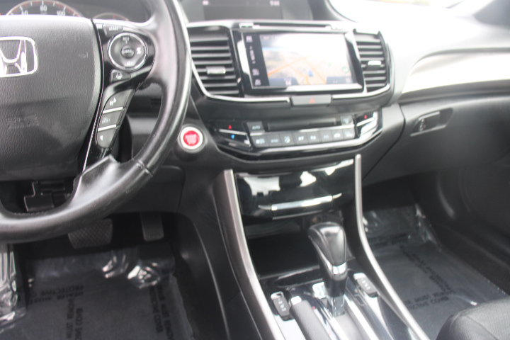 Used 2016 Honda Accord Touring image 18