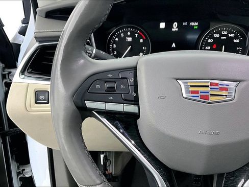 Used 2020 Cadillac XT6 Premium Luxury FWD image 23