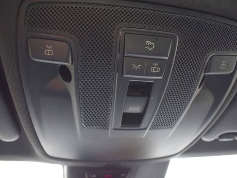 Used 2014 Mercedes-Benz CLA 250 4MATIC image 24