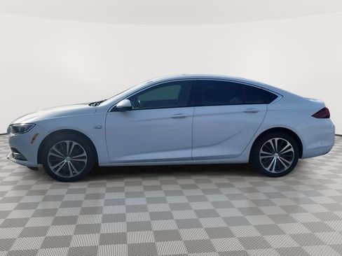 Used 2018 Buick Regal Essence FWD image 3