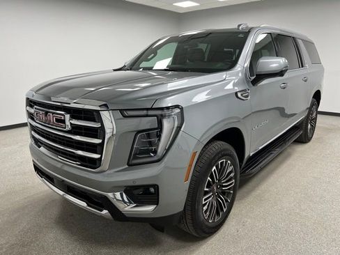 Used 2025 GMC Yukon XL Elevation AWD/4WD image 4