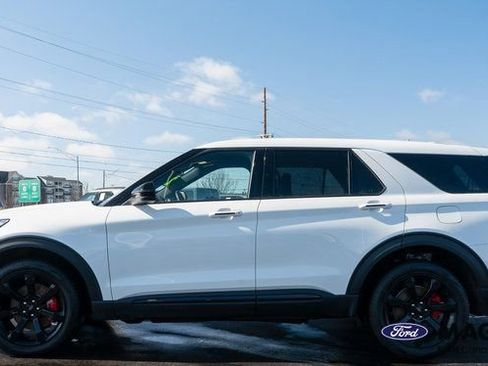 Used 2022 Ford Explorer ST w/ ST Street Pack AWD/4WD image 9