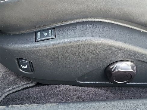 Used 2018 Nissan GT-R Premium image 23