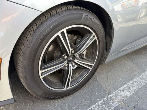 Used 2025 Ford Mustang Convertible RWD image 5