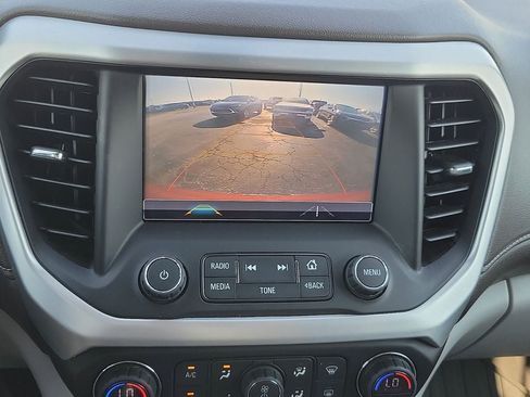 Used 2019 GMC Acadia SLT FWD image 17