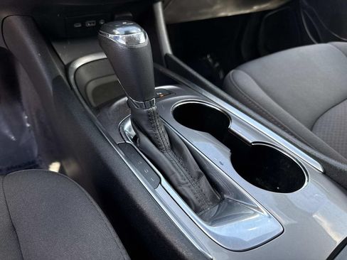 Used 2020 Chevrolet Malibu LT FWD image 33