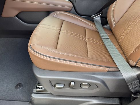 New 2026 Chevrolet Suburban High Country image 14