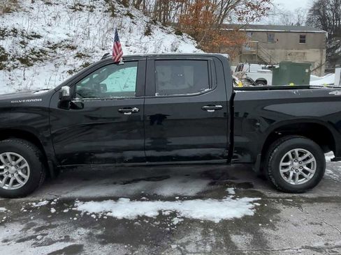 Used 2021 Chevrolet Silverado 1500 LT AWD/4WD image 5