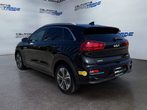 Used 2022 Kia Niro EX image 7