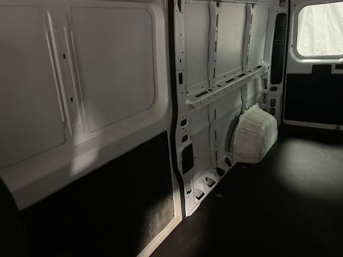 Used 2023 RAM ProMaster 2500 FWD image 13