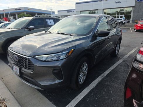 Used 2023 Ford Escape Active AWD/4WD image 2