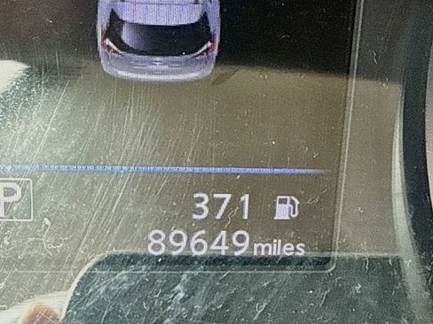 Used 2019 Nissan Rogue SV FWD image 13
