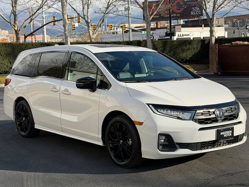 Used 2025 Honda Odyssey Sport-L image 5