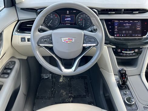 Used 2022 Cadillac XT6 Premium Luxury w/ Technology Package image 14