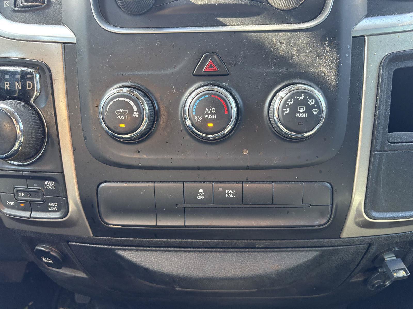 Used 2017 RAM 1500 Classic SLT AWD/4WD image 23