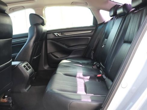 Used 2018 Honda Accord Touring image 13