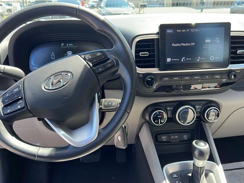 Used 2023 Hyundai Venue SEL w/ Cargo Package FWD image 12