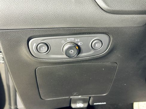 Used 2023 Buick Encore GX Preferred w/ Cold Weather Comfort Package AWD/4WD image 27