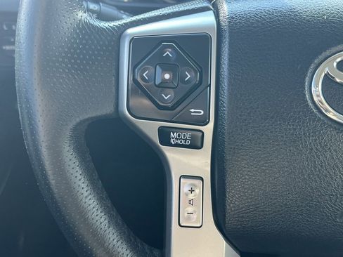 Used 2017 Toyota 4Runner SR5 Premium image 11