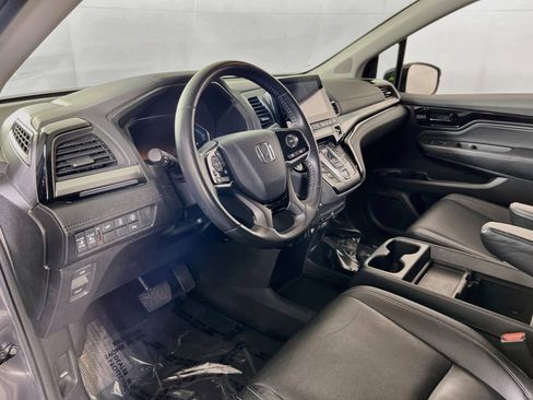 Used 2023 Honda Odyssey Touring image 9