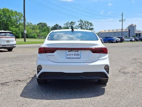 Certified 2022 Kia Forte LXS FWD image 6