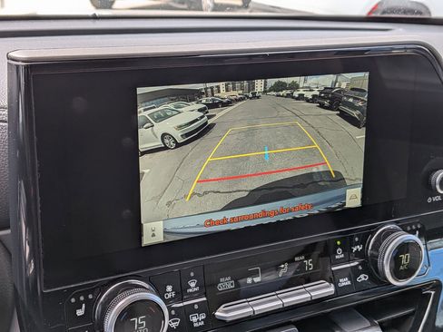 Used 2023 Toyota Highlander Limited AWD/4WD image 24