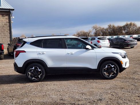 New 2026 Kia Seltos EX image 2