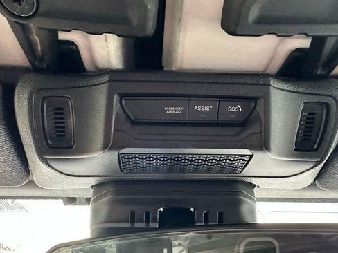 Used 2025 Jeep Wrangler Unlimited Rubicon image 23