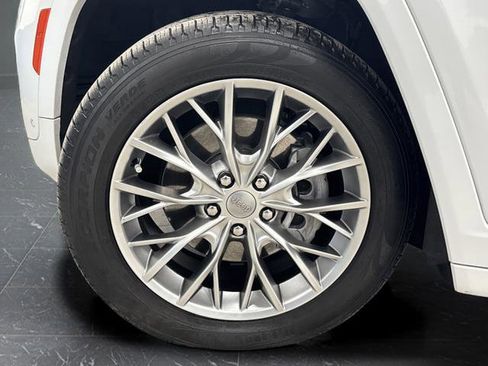 Used 2022 Jeep Grand Cherokee Summit w/ Advanced Protech Group IV image 39