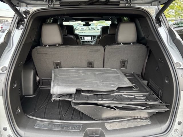 Used 2024 Buick Enclave Avenir w/ Avenir Technology Package AWD/4WD image 27